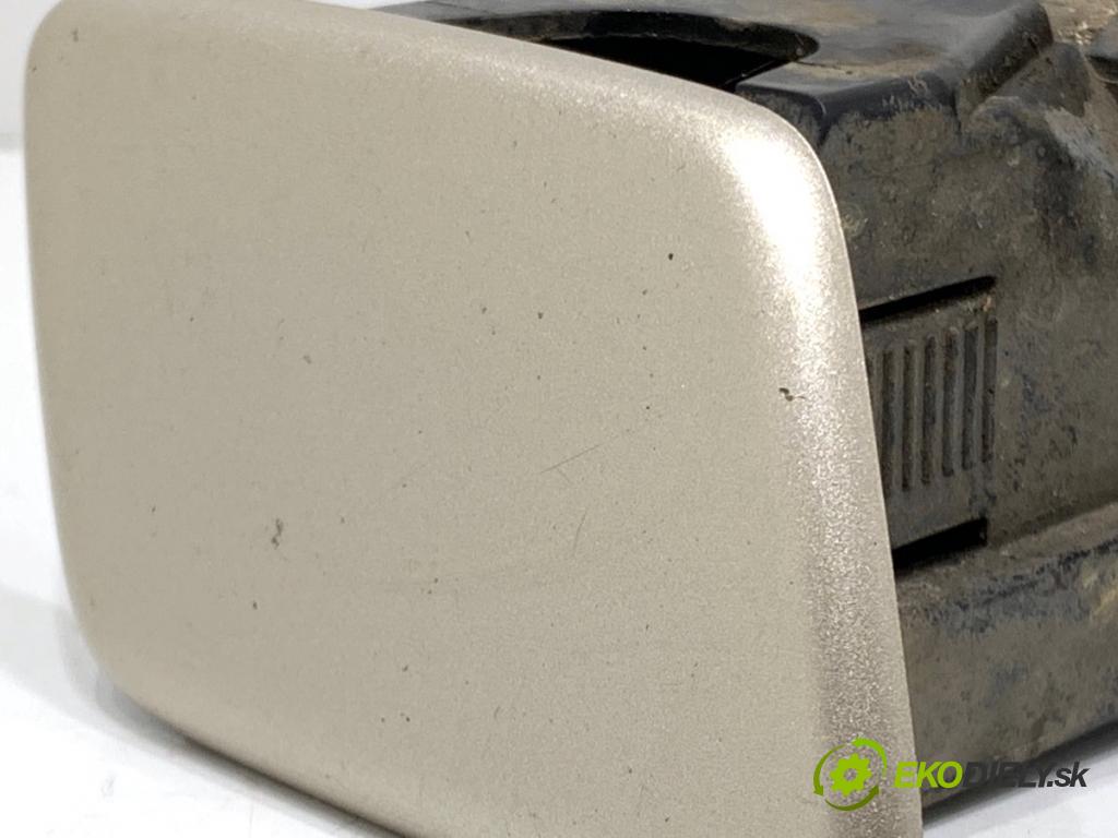 TOYOTA LAND CRUISER J12 samochód terenowy zamknięty 2006 127 kW 3.0 D-4D (KDJ120, KDJ125, KDJ121) 2982 ostrekovača svetla pravy predný