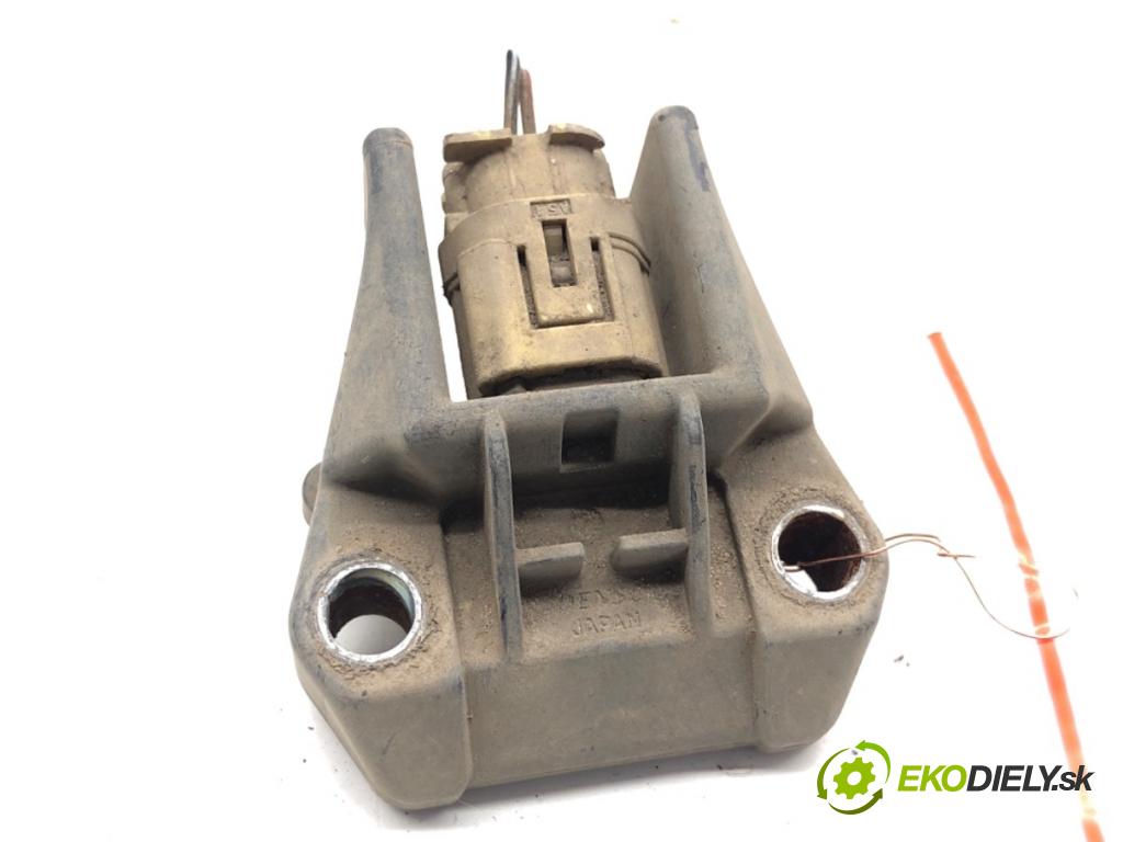 TOYOTA LAND CRUISER J12 samochód terenowy zamknięty 2006 127 kW 3.0 D-4D (KDJ120, KDJ125, KDJ121) 2982 snímač nárazu  (Snímač nárazu)