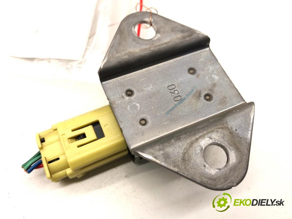 TOYOTA LAND CRUISER J12 samochód terenowy zamknięty 2006 127 kW 3.0 D-4D (KDJ120, KDJ125, KDJ121) 2982 Snímač nárazu 89833-60010 (Snímač nárazu)