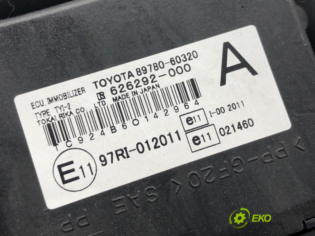TOYOTA LAND CRUISER J12 samochód terenowy zamknięty 2006 127 kW 3.0 D-4D (KDJ120, KDJ125, KDJ121) 2982 modul 89780-60320