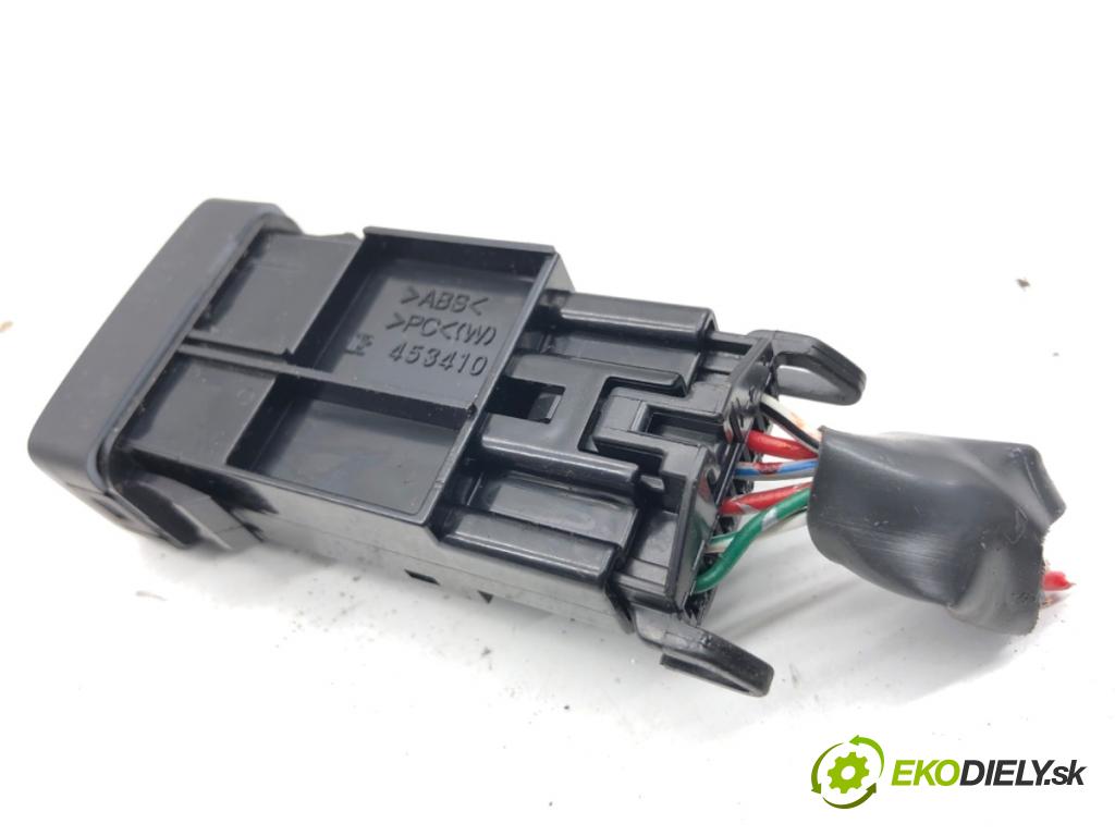 TOYOTA LAND CRUISER J12 samochód terenowy zamknięty 2006 127 kW 3.0 D-4D (KDJ120, KDJ125, KDJ121) 2982 Prepínač ohrievania, vyhrievania sedačky 453410