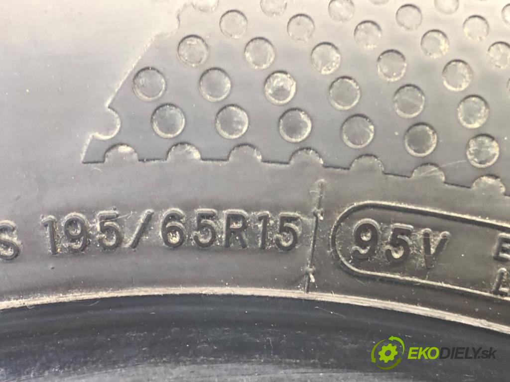 --- ---      PNEUMATIKY: PARA: VÍCENÁ SEZÓNA: 195/65 15" AUSTONE:
