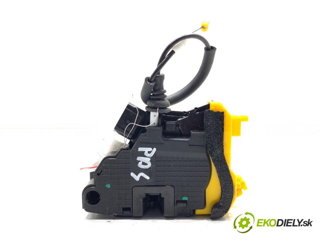 KIA CEED Kombi 2016 100 kW 1.6 CRDi 136 1582 zámok Dvere pravy predný 81320-A2410