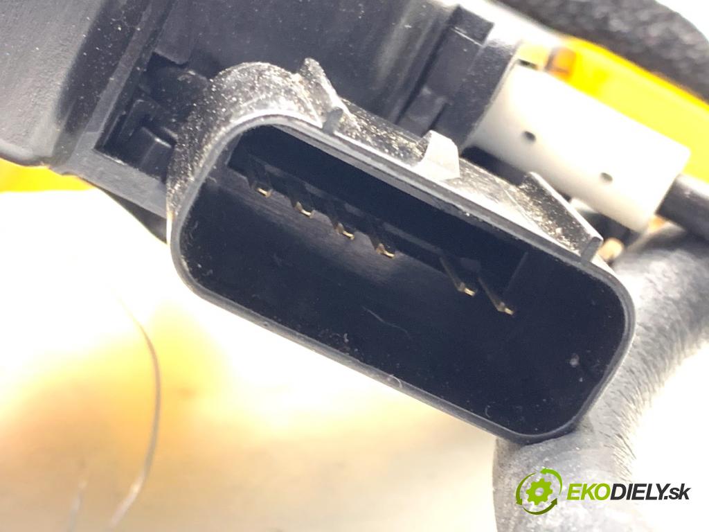 KIA CEED Kombi 2016 100 kW 1.6 CRDi 136 1582 zámok dveře levý přední část 81310-A2400