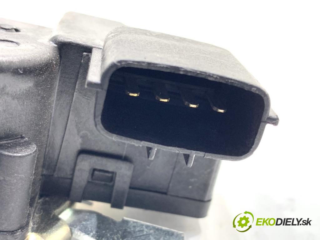 KIA CEED Kombi 2016 100 kW 1.6 CRDi 136 1582 zámok dverí zad