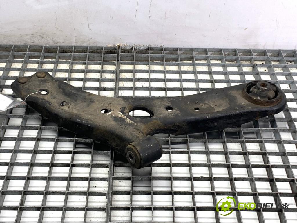 KIA CEED Kombi 2016 100 kW 1.6 CRDi 136 1582 rameno pravý přední část