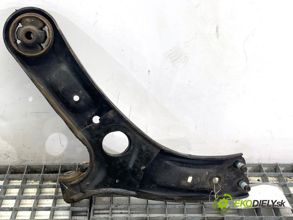 KIA CEED Kombi 2016 100 kW 1.6 CRDi 136 1582 rameno pravý přední část