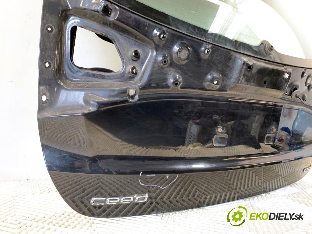 KIA CEED Kombi 2016 100 kW 1.6 CRDi 136 1582 kapota zad 1K