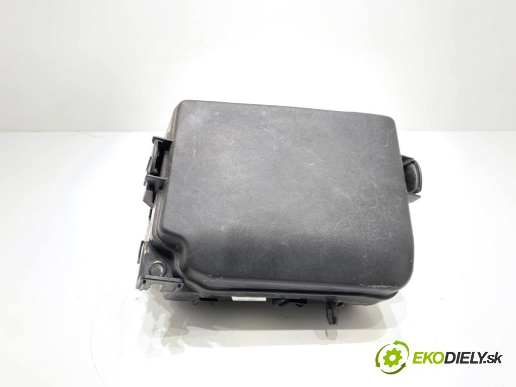 KIA CEED Kombi 2016 100 kW 1.6 CRDi 136 1582 skříňka poistková 91318-A2480 (Pojistková skříňka)