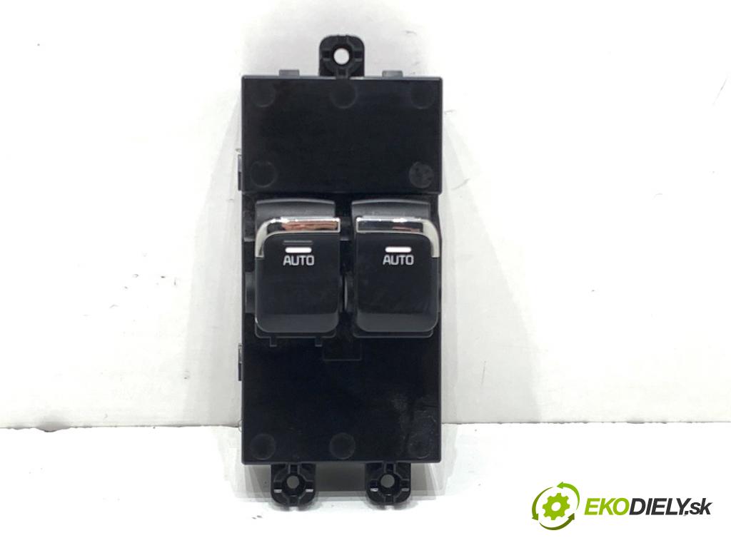 KIA CEED Kombi 2016 100 kW 1.6 CRDi 136 1582 Prepínač okien 93570-A2300 (Prepínacie páčky pod volantom)