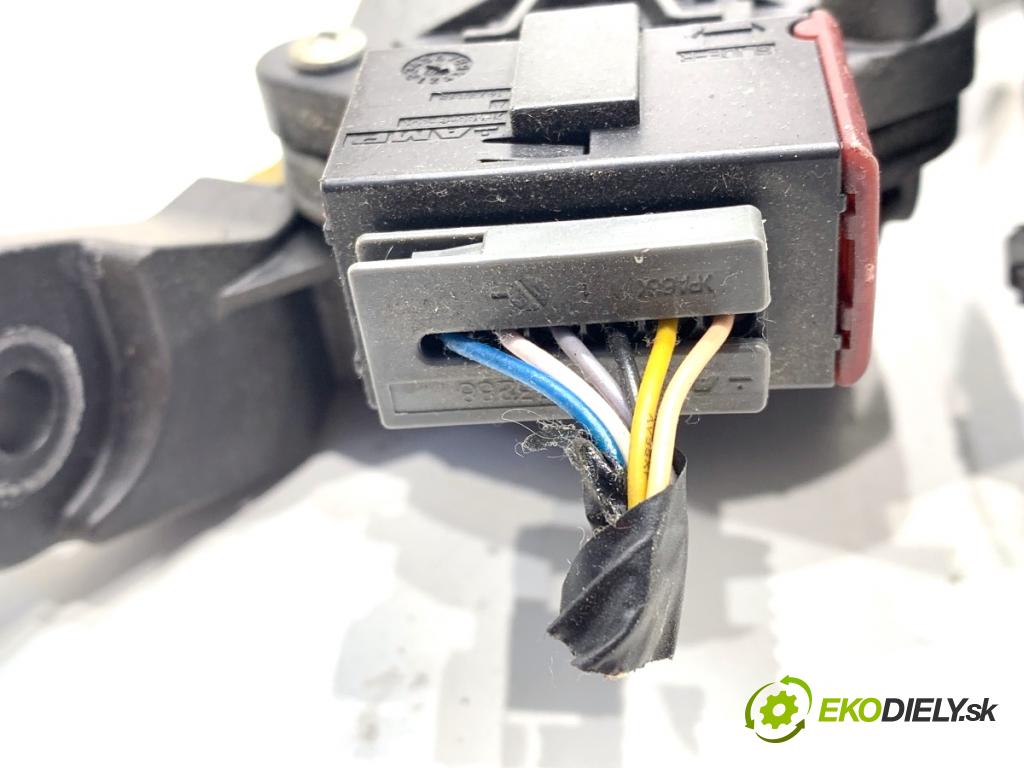 KIA CEED Kombi 2016 100 kW 1.6 CRDi 136 1582 potenciometr plynového pedálu 32700-3XXXX (Potenciometr plynového pedálu)