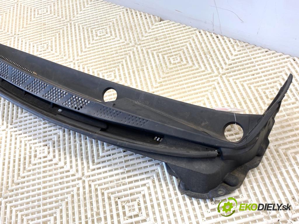 KIA CEED Kombi 2016 100 kW 1.6 CRDi 136 1582 Torpédo, plast pod čelné okno 86151-A2000 (Torpédo (plast pod čelným sklom))