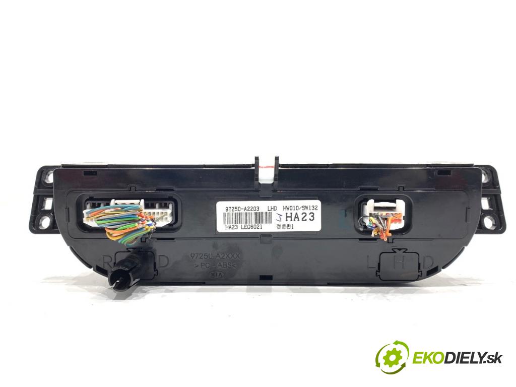 KIA CEED Kombi 2016 100 kW 1.6 CRDi 136 1582 Panel ovládania kúrenia 97250-A2203 (Prepínacie páčky pod volantom)