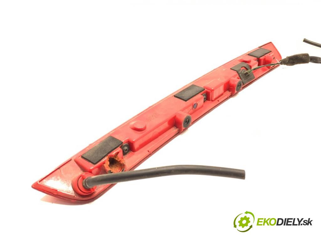 KIA CEED Kombi 2016 100 kW 1.6 CRDi 136 1582 Svetlo brzdových svetiel 92700-A23