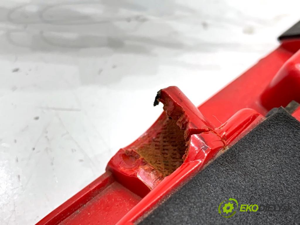 KIA CEED Kombi 2016 100 kW 1.6 CRDi 136 1582 Svetlo brzdových svetiel 92700-A23