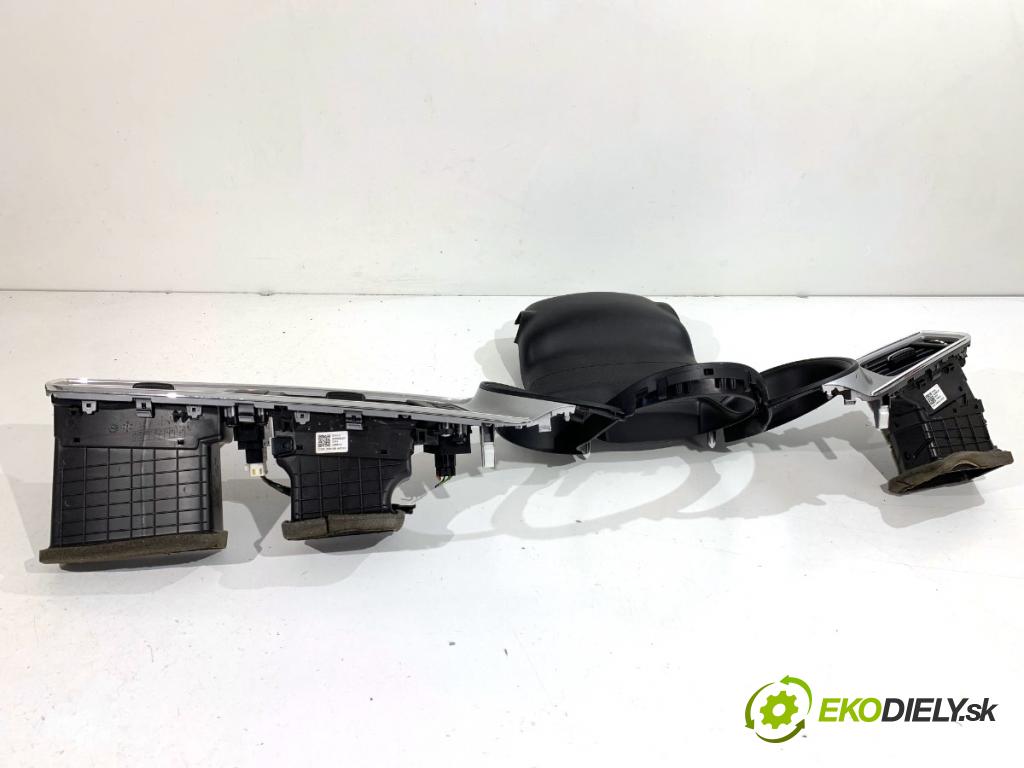 KIA CEED Kombi 2016 100 kW 1.6 CRDi 136 1582 Mriežky kúrenia predný stredna