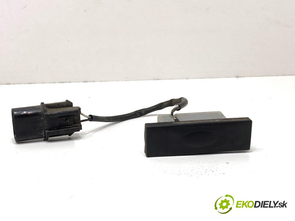 KIA CEED Kombi 2016 100 kW 1.6 CRDi 136 1582 klika dveří zadní část 