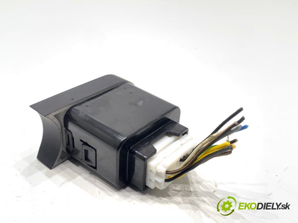 KIA CEED Kombi 2016 100 kW 1.6 CRDi 136 1582 HNÍZDO: USB 96120-A2200