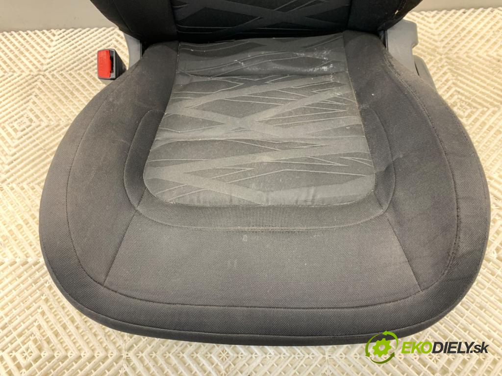 KIA CEED Kombi 2016 100 kW 1.6 CRDi 136 1582 Sedadlo ľavy predný