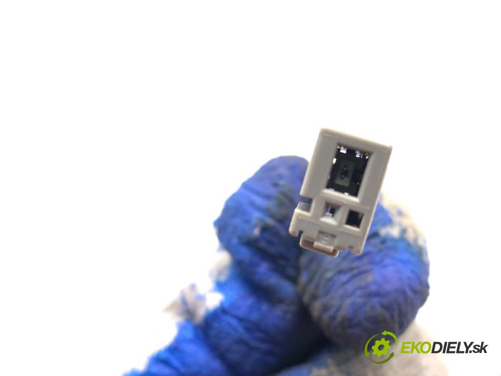 KIA CEED Kombi 2016 100 kW 1.6 CRDi 136 1582 ANTENA