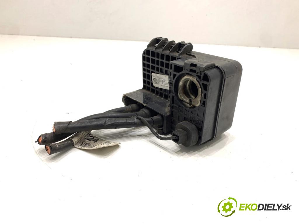 KIA CEED Kombi 2016 100 kW 1.6 CRDi 136 1582 svorka plus 91851-A2240