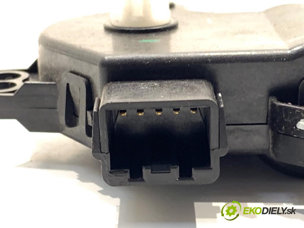 KIA CEED Kombi 2016 100 kW 1.6 CRDi 136 1582 motor topení D266-EB9AA01