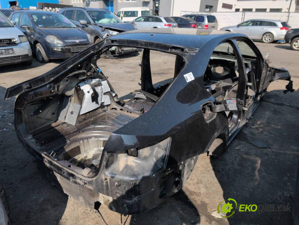 SKODA SUPERB III liftback 2018 110 kW 2.0 TDI 1968 karoséria ČTVRŤÁK: Blatník prah strecha PODŁUŻNICA