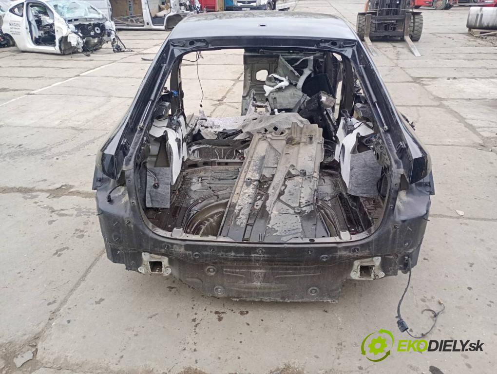 SKODA SUPERB III liftback 2018 110 kW 2.0 TDI 1968 karoséria ČTVRŤÁK: Blatník prah strecha PODŁUŻNICA