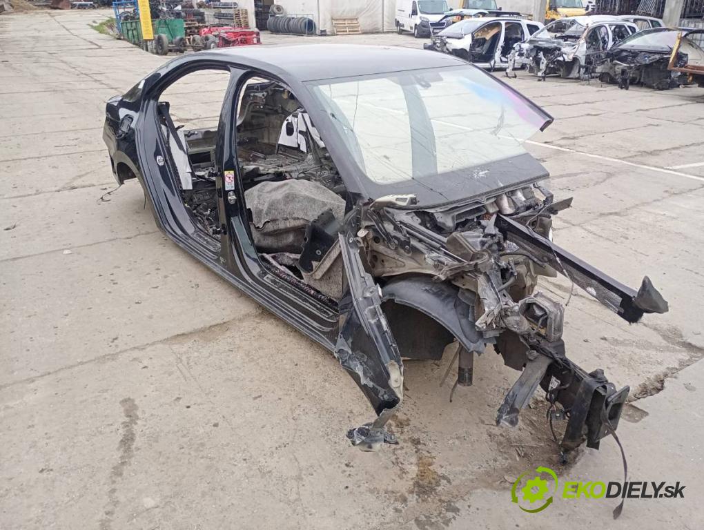 SKODA SUPERB III liftback 2018 110 kW 2.0 TDI 1968 karoséria ČTVRŤÁK: Blatník prah strecha PODŁUŻNICA