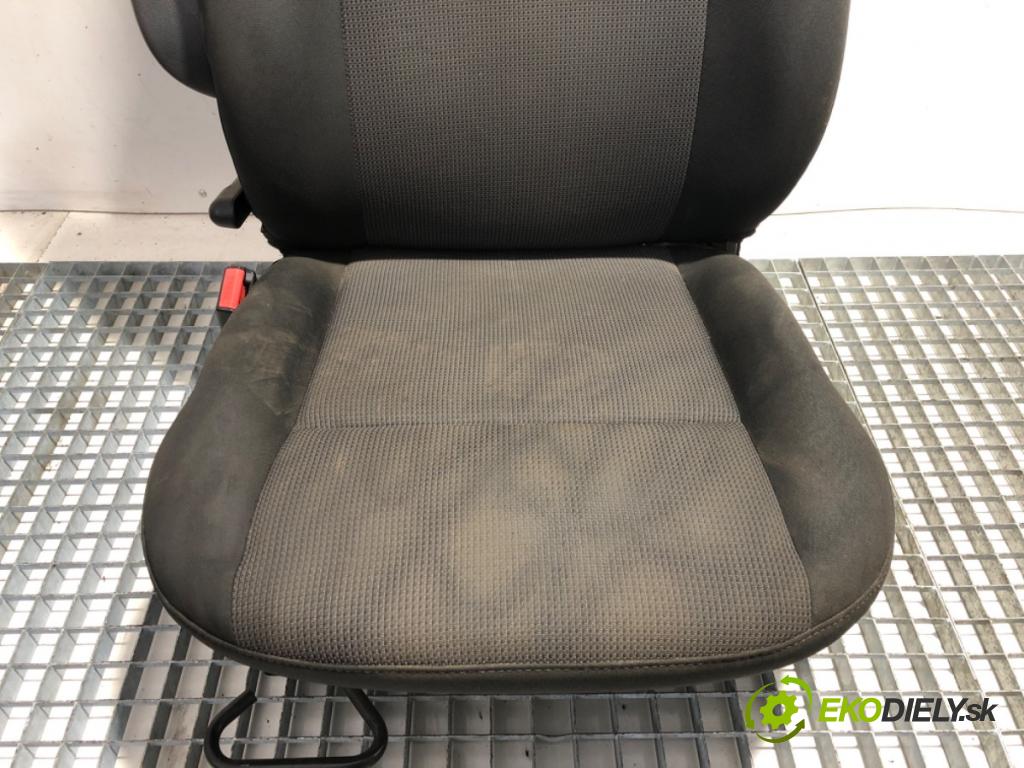 RENAULT MASTER III Skrzynia 2021 120 kW 2.3 dCi 165 FWD (FV0P, FV0U, FV11, FV12) 2298 Sedadlo ľavy predný