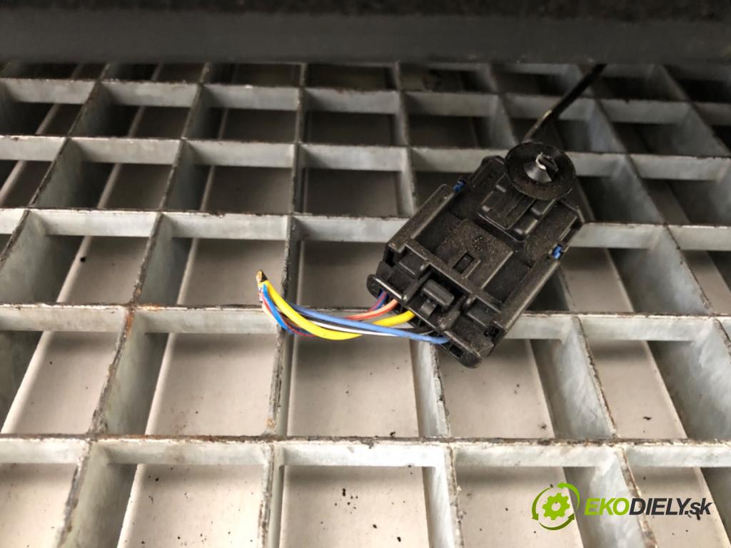 RENAULT MASTER III Skrzynia 2021 120 kW 2.3 dCi 165 FWD (FV0P, FV0U, FV11, FV12) 2298 Sedadlo ľavy predný