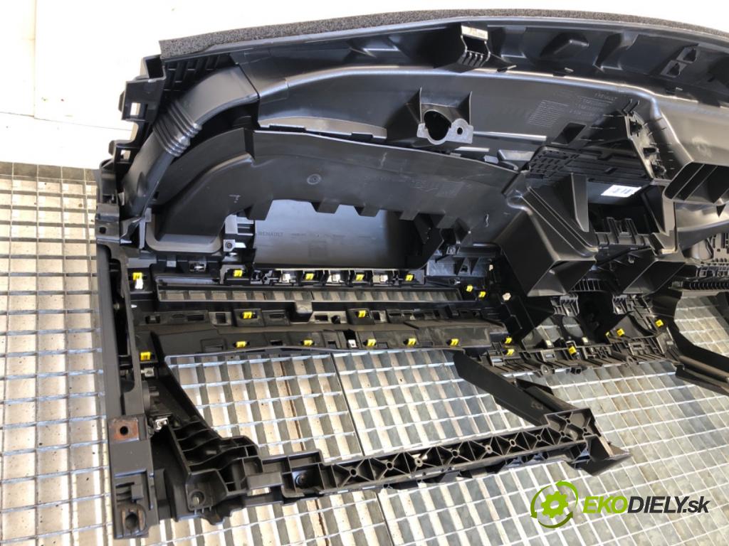 RENAULT MASTER III Skrzynia 2021 120 kW 2.3 dCi 165 FWD (FV0P, FV0U, FV11, FV12) 2298 Palubná doska  (Palubná doska)