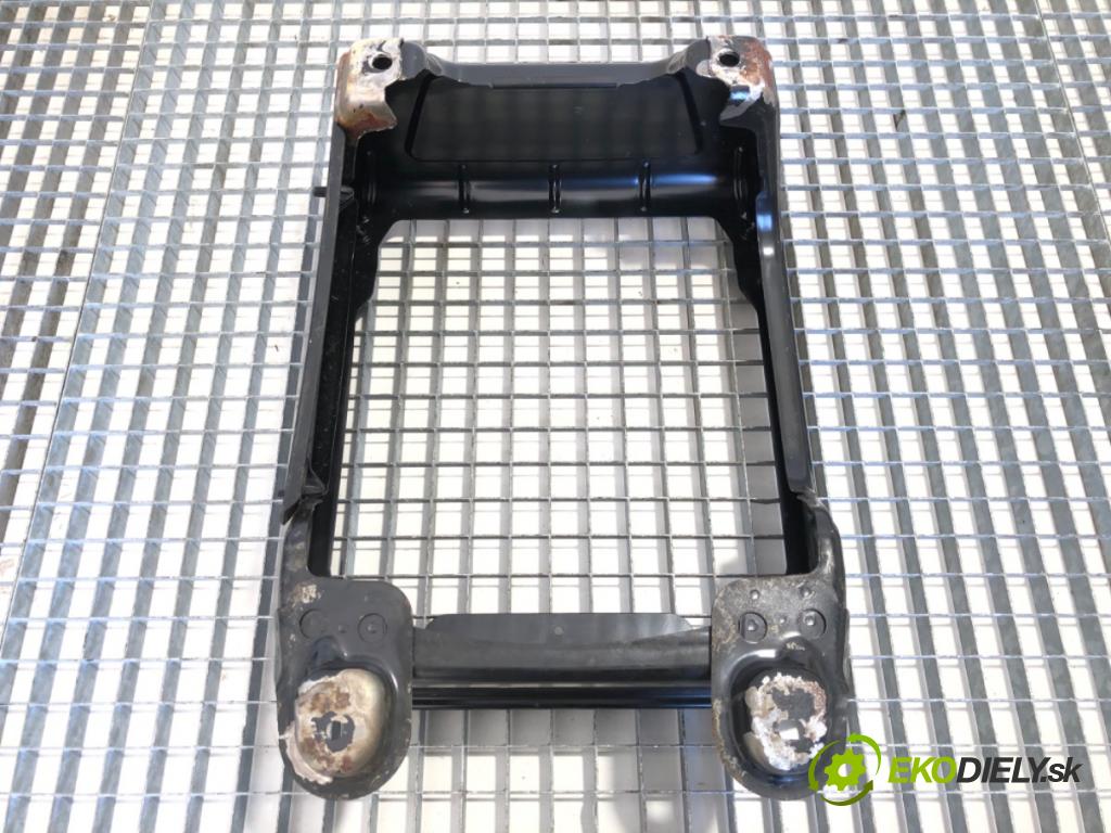 RENAULT MASTER III Skrzynia 2021 120 kW 2.3 dCi 165 FWD (FV0P, FV0U, FV11, FV12) 2298 obal sedačky levýho