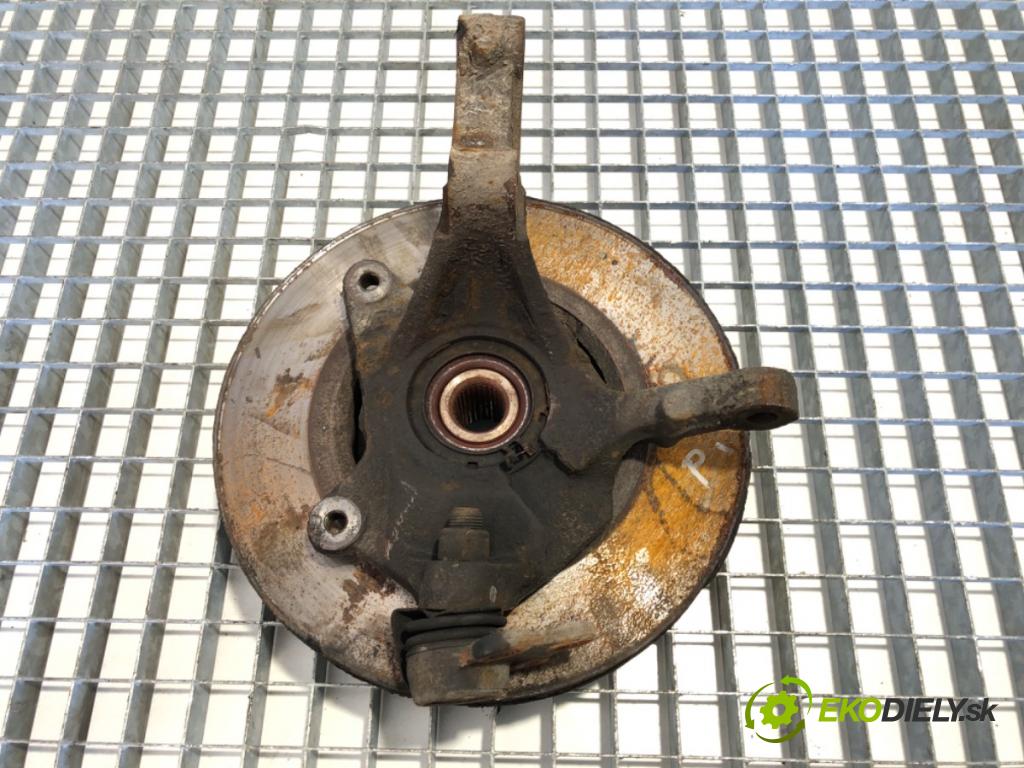 RENAULT TRAFIC II Autobus 2009 84 kW 2.0 dCi 115 1995 náboj pravy predný 