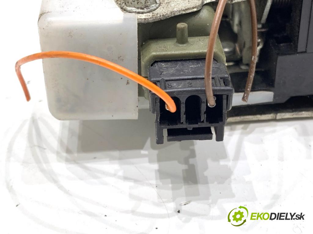 RENAULT THALIA II sedan 2011 55 kW 1.2 16V (LU2V) 1149 zámok dveře levý přední část 8200103795