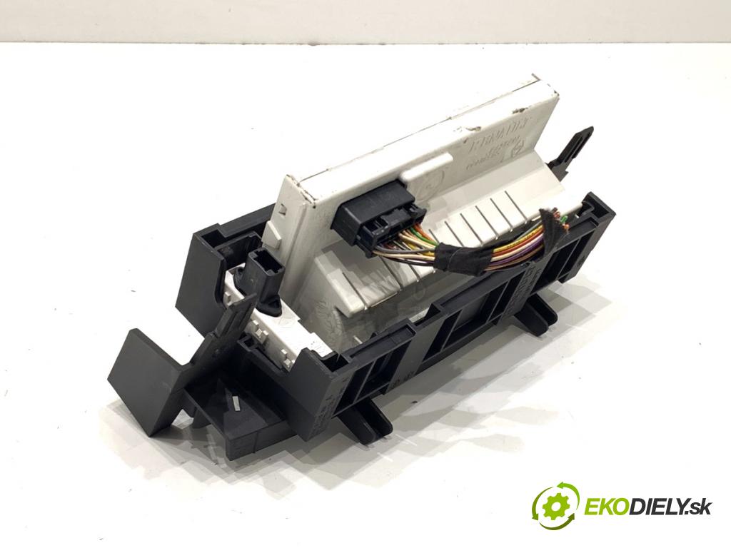 RENAULT THALIA II sedan 2011 55 kW 1.2 16V (LU2V) 1149 Displej 8200722451 (Přístrojová deska)