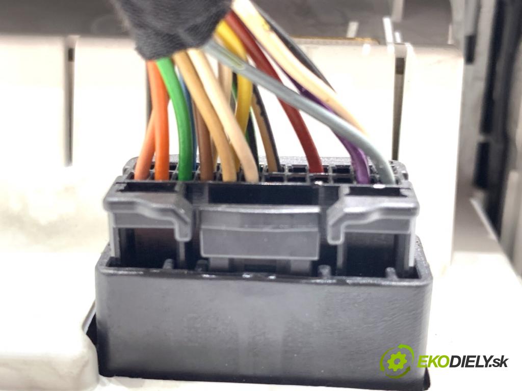 RENAULT THALIA II sedan 2011 55 kW 1.2 16V (LU2V) 1149 Displej 8200722451 (Přístrojová deska)