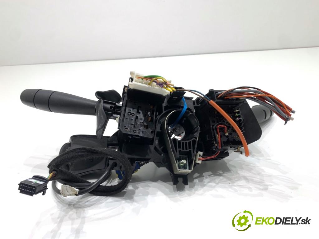 RENAULT THALIA II sedan 2011 55 kW 1.2 16V (LU2V) 1149 Prepínač kombinovaný 8200853898 (Prepínacie páčky pod volantom)