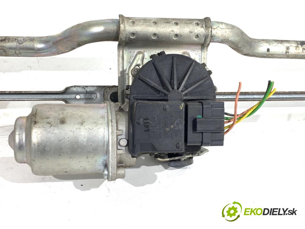 RENAULT THALIA II sedan 2011 55 kW 1.2 16V (LU2V) 1149 Mechanizmus stieračov predný 8200700005 (Motorček stieračov predný)