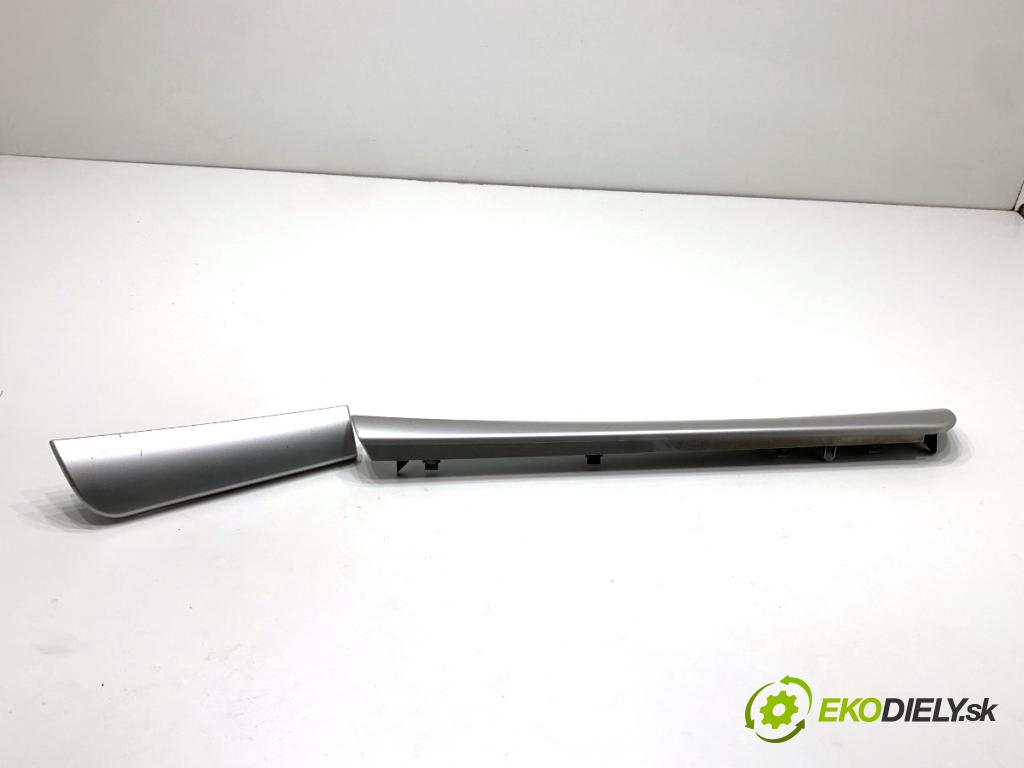 RENAULT THALIA II sedan 2011 55 kW 1.2 16V (LU2V) 1149 lišty kryt 8200697735 (Lišta)