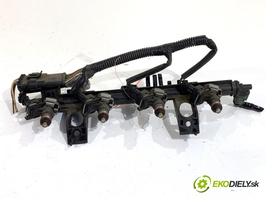 RENAULT THALIA II sedan 2011 55 kW 1.2 16V (LU2V) 1149 lišta vstřikovací 8200367230 (Vstřikovací lišta)