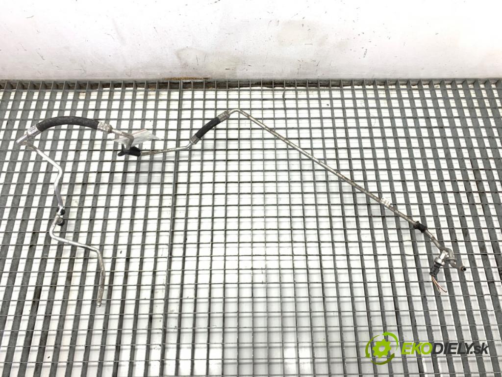 RENAULT THALIA II sedan 2011 55 kW 1.2 16V (LU2V) 1149 rúrka klimatizace 8200757970 (Trubka klimatizace)