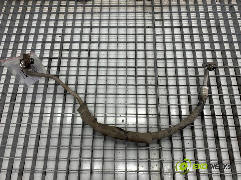 TOYOTA LAND CRUISER J12 samochód terenowy zamknięty 2006 127 kW 3.0 D-4D (KDJ120, KDJ125, KDJ121) 2982 rúrka klimatizace  (Trubka klimatizace)