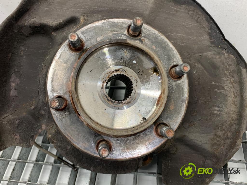 TOYOTA LAND CRUISER J12 samochód terenowy zamknięty 2006 127 kW 3.0 D-4D (KDJ120, KDJ125, KDJ121) 2982 náboj pravy predný