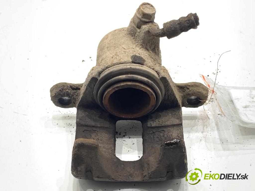 TOYOTA LAND CRUISER J12 samochód terenowy zamknięty 2006 127 kW 3.0 D-4D (KDJ120, KDJ125, KDJ121) 2982 Brzdič strmeň ľavy zad