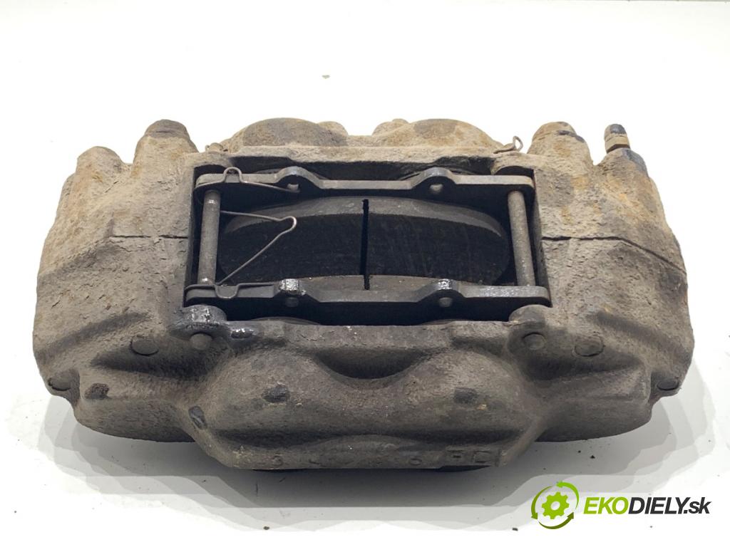 TOYOTA LAND CRUISER J12 samochód terenowy zamknięty 2006 127 kW 3.0 D-4D (KDJ120, KDJ125, KDJ121) 2982 brzdič třmen pravý přední část