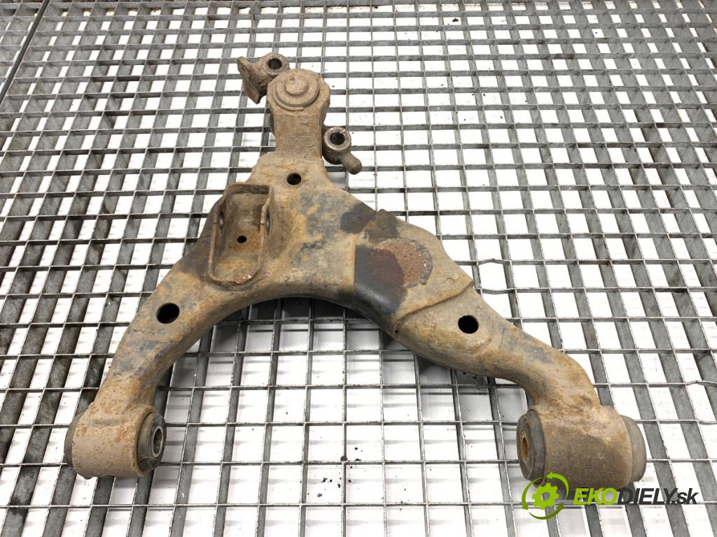 TOYOTA LAND CRUISER J12 samochód terenowy zamknięty 2006 127 kW 3.0 D-4D (KDJ120, KDJ125, KDJ121) 2982 Rameno pravy predný 