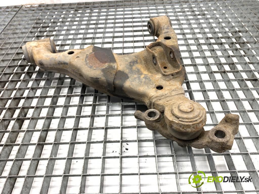 TOYOTA LAND CRUISER J12 samochód terenowy zamknięty 2006 127 kW 3.0 D-4D (KDJ120, KDJ125, KDJ121) 2982 Rameno pravy predný