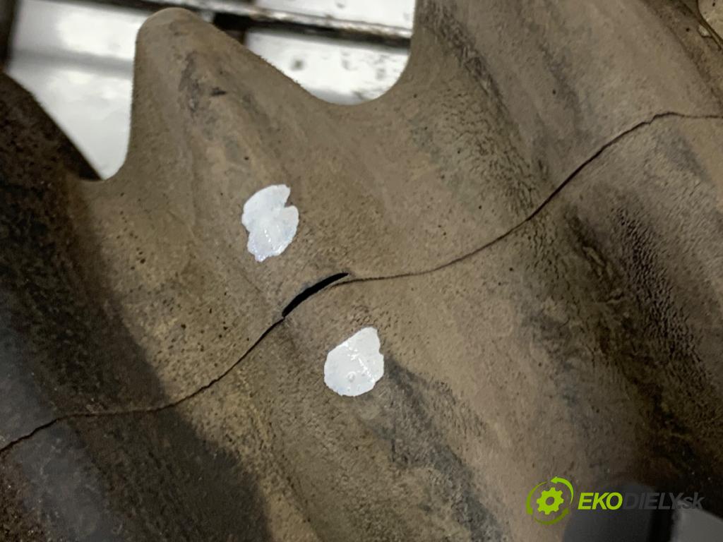 TOYOTA LAND CRUISER J12 samochód terenowy zamknięty 2006 127 kW 3.0 D-4D (KDJ120, KDJ125, KDJ121) 2982 Poloos pravy predný