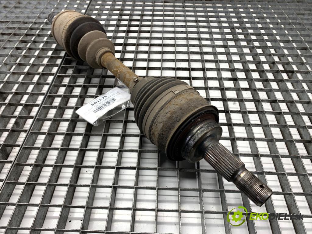 TOYOTA LAND CRUISER J12 samochód terenowy zamknięty 2006 127 kW 3.0 D-4D (KDJ120, KDJ125, KDJ121) 2982 Poloos pravy predný